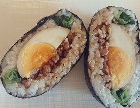 簡単!台湾ルーロー飯がおにぎらずに変身♪