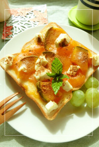 秋おやつ♡熟柿と南瓜とクリチのトースト