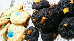 黒と白のドロップクッキー
