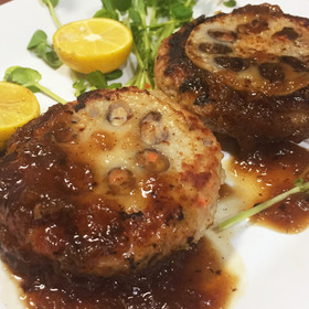 蓮根と椎茸の和風ハンバーグ*みぞれソース
