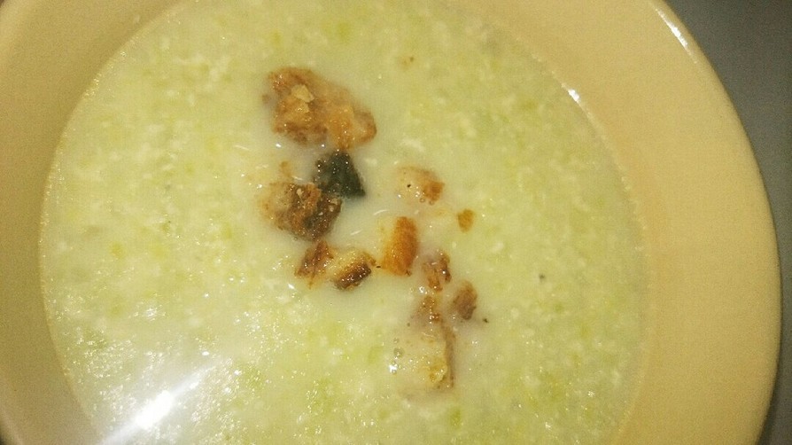 ブロッコリー芯のスープの画像