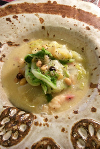 白菜と厚切りベーコンの雑穀クリームスープ