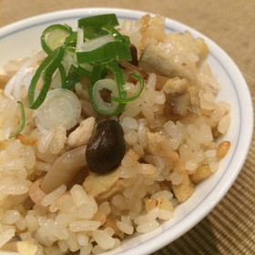 鶏・しめじ・ごぼう・人参 炊き込み御飯