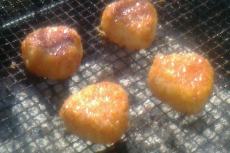 ｂｂｑの時限定 特別の焼きおにぎり レシピ 作り方 By ヒカルイチロー クックパッド 簡単おいしいみんなのレシピが366万品