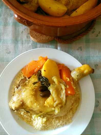 モロッコ風チキンと野菜のタジンの写真