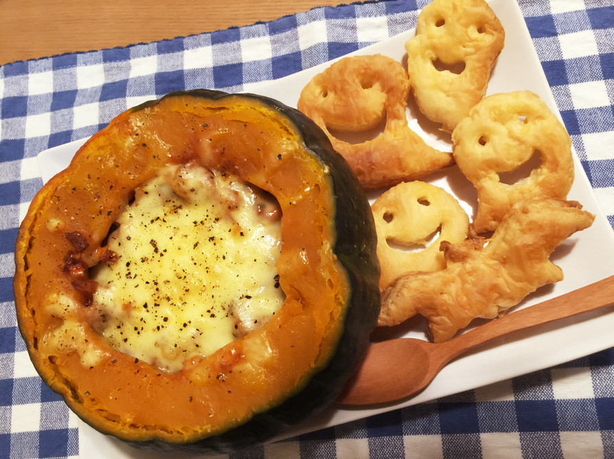かぼちゃ丸ごと野菜ミートグラタン♡の画像