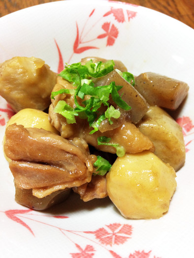 里芋と鶏肉の煮物の写真