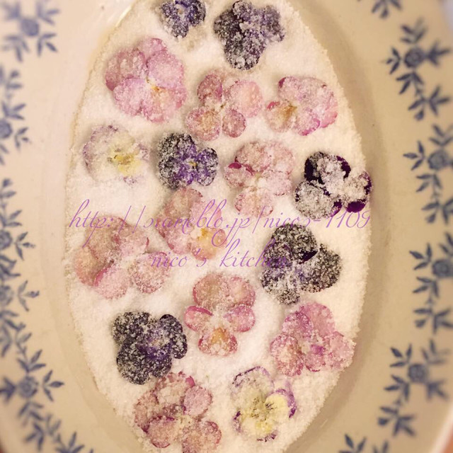 ビオラ エディブルフラワー の砂糖漬け レシピ 作り方 By 前田量子 クックパッド 簡単おいしいみんなのレシピが356万品