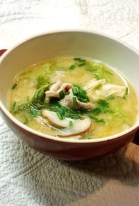鍋の素材で豆乳味噌スープ