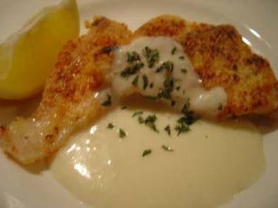 白身魚のムニエル　ワインクリームソースの写真