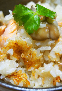 ◆炊飯器DE秋鮭と舞茸のもっちりおこわ◆