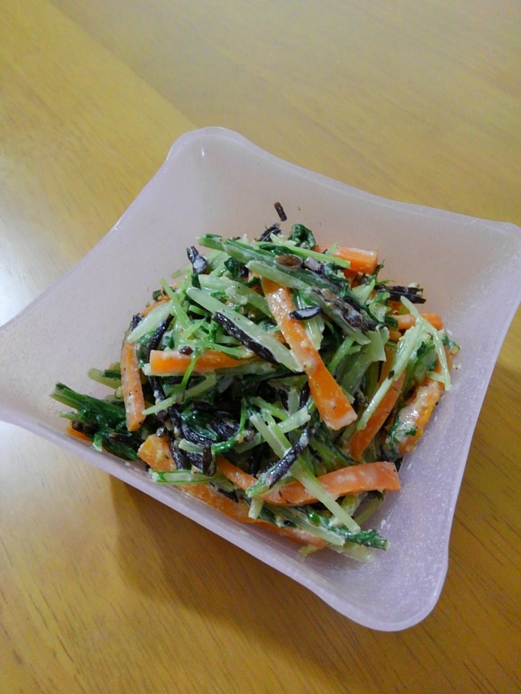 ひじきと野菜の胡麻サラダの画像