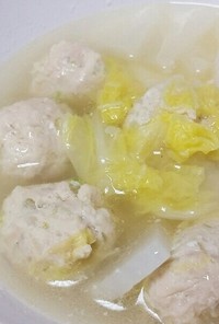 白菜と大根の鶏団子スープ