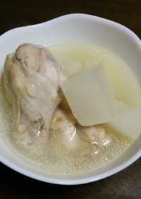 創味シャンタンで鶏手羽大根スープ