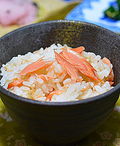  塩鮭とわさびの炊き込みご飯の画像