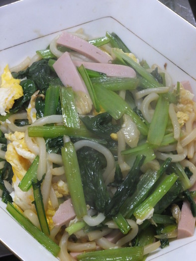 ダイエット用小松菜と卵のコンニャク麺炒めの写真