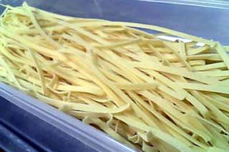パスタマシーンで手打ちフェトチーネ レシピ 作り方 By ｑｕｉｙｏｃｏ クックパッド