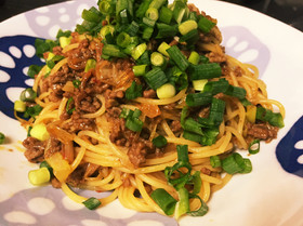 挽肉とネギの甘辛パスタ
