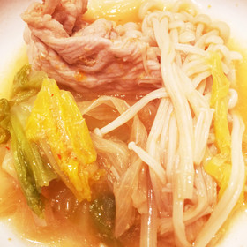 ズボラさんに。白菜キムチのキムチ鍋♪