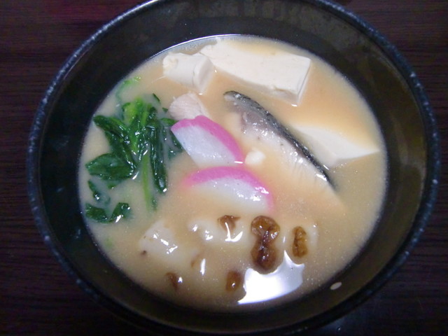 味噌仕立てのブリ雑煮 レシピ 作り方 By Junjunm クックパッド 簡単おいしいみんなのレシピが361万品