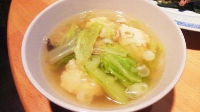 白菜と鶏だんごのスープの写真