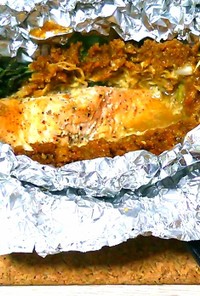 スキレットで秋鮭ホイル焼き。ゴマ味噌味