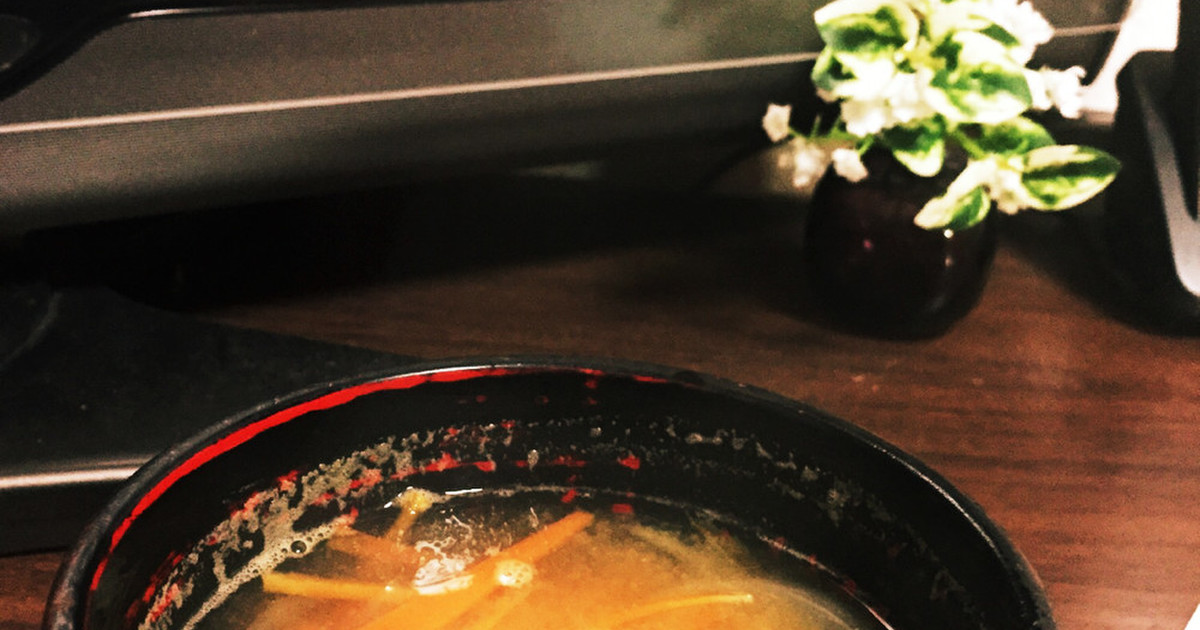 美容師めし あごだしで作るみそ汁の巻 レシピ 作り方 By 美容師 料理の記録 クックパッド 簡単おいしいみんなのレシピが363万品
