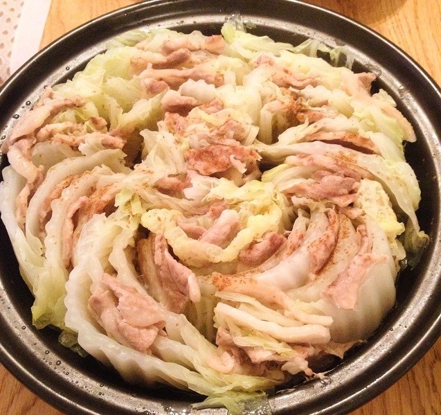 タジン鍋で作る！豚バラ白菜ミルフィーユ鍋の画像