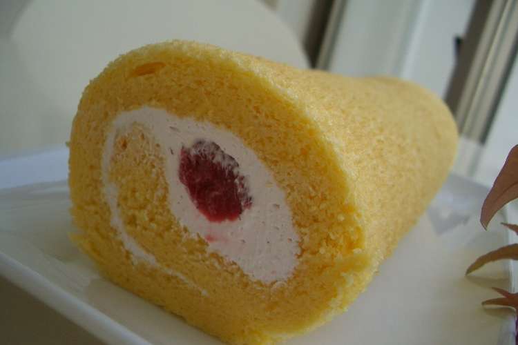 苺のチーズクリームロールケーキ レシピ 作り方 By おととち クックパッド 簡単おいしいみんなのレシピが353万品