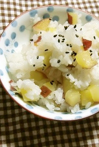 シャンタンで、さつまいもの炊き込みご飯