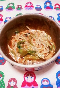 モヤシと小松菜（茎）の味噌マヨ和え