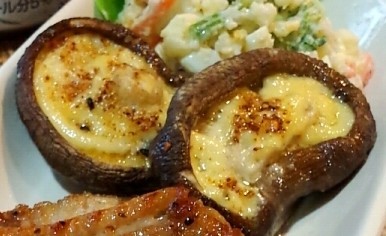 簡単おいしい　椎茸のピリ辛マヨ焼きの画像