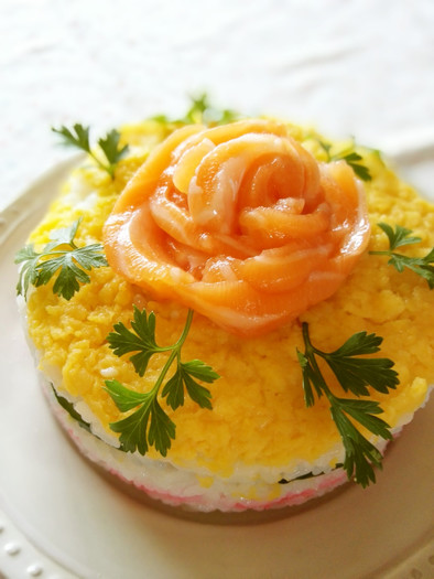 薔薇サーモンのお寿司ケーキの写真