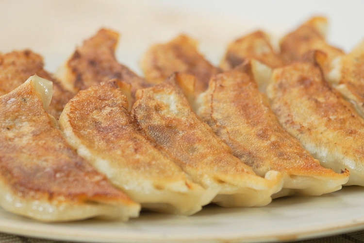 生餃子の美味しい焼き方 レシピ 作り方 By 餃子の王将 クックパッド