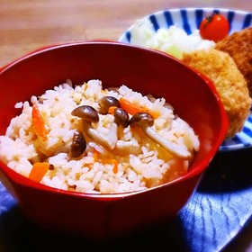 お手軽!鮭フレークの炊き込みご飯