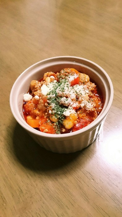 大豆と彩り野菜のトマト煮の写真