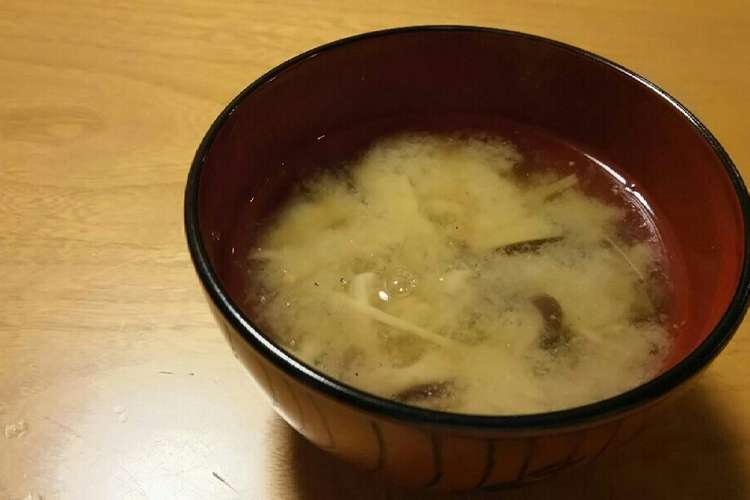 粉山椒が決め手 白味噌のきのこ汁 レシピ 作り方 By りらたそ クックパッド 簡単おいしいみんなのレシピが358万品