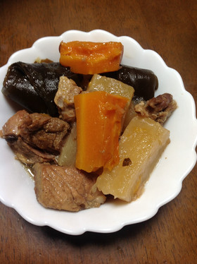 豚肩ロース塊と大根の煮物(圧力鍋)
