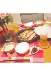 タジン鍋の簡単鮭と野菜の蒸し料理