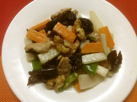 長芋くるみ豚肉炒め(山药胡桃炒猪肉)
