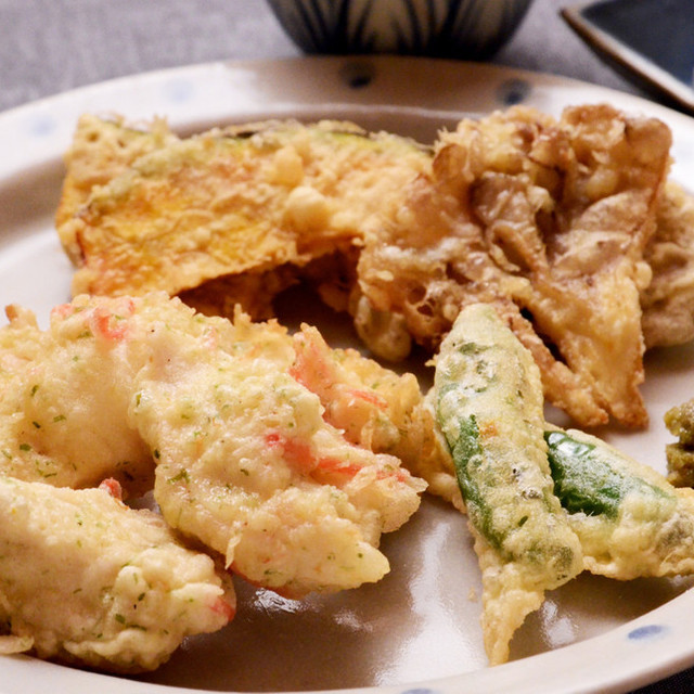 とり磯辺揚げと秋野菜の天ぷら By きじまりゅうた クックパッドダイニング