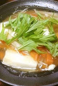 生姜たっぷりで温まる野菜たっぷり湯豆腐