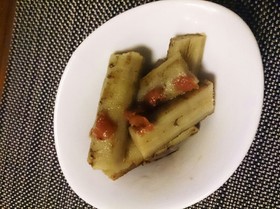 ゴボウと梅干しの炊いたの