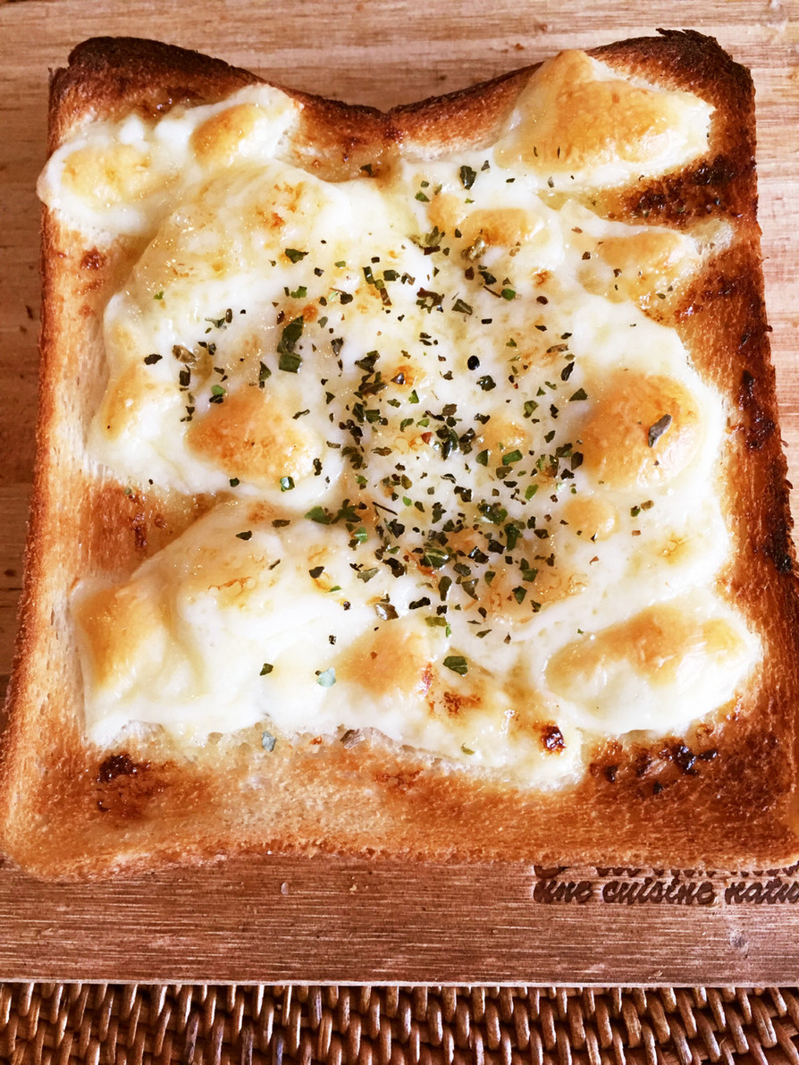 タルタルソースのチーズトーストの画像