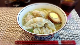 香港風 海老餃子麺