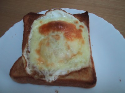 朝のトーストの画像