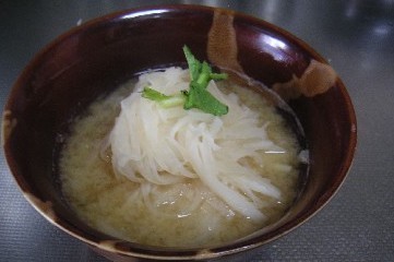 大根麺の味噌汁の画像