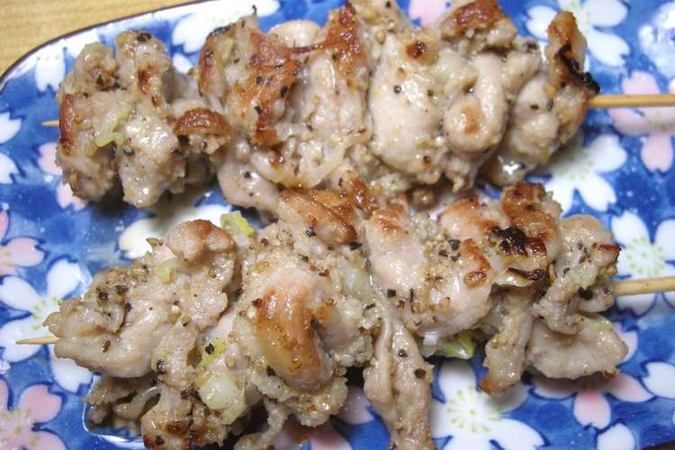 居酒屋気分で セセリの塩ニンニク串 レシピ 作り方 By 青麺記 クックパッド 簡単おいしいみんなのレシピが353万品