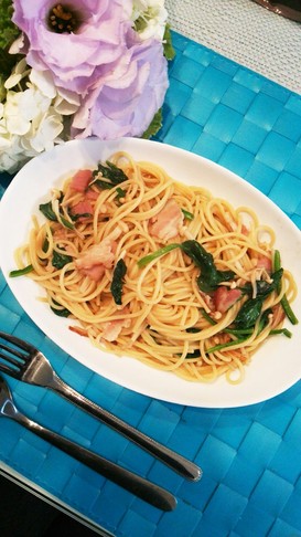 ほうれん草とベーコンのパスタ