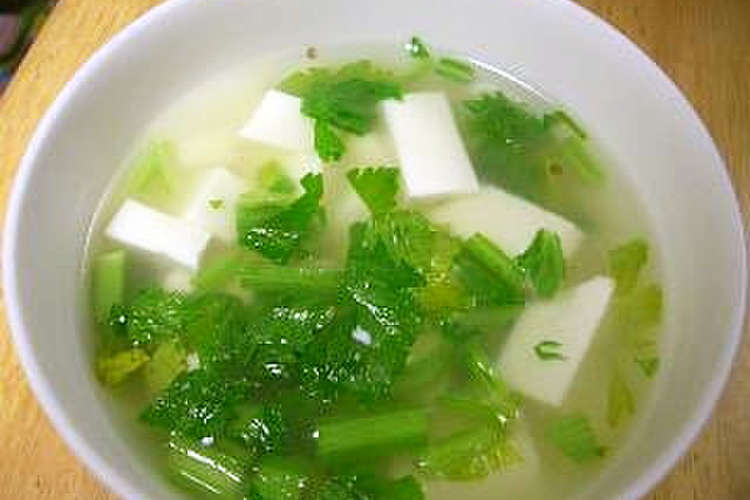 ３分で激ウマ セロリの葉の中華スープ レシピ 作り方 By ふくみみ04 クックパッド 簡単おいしいみんなのレシピが367万品